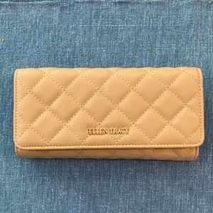 NWT ELLEN TRACY QUILTED WALLET